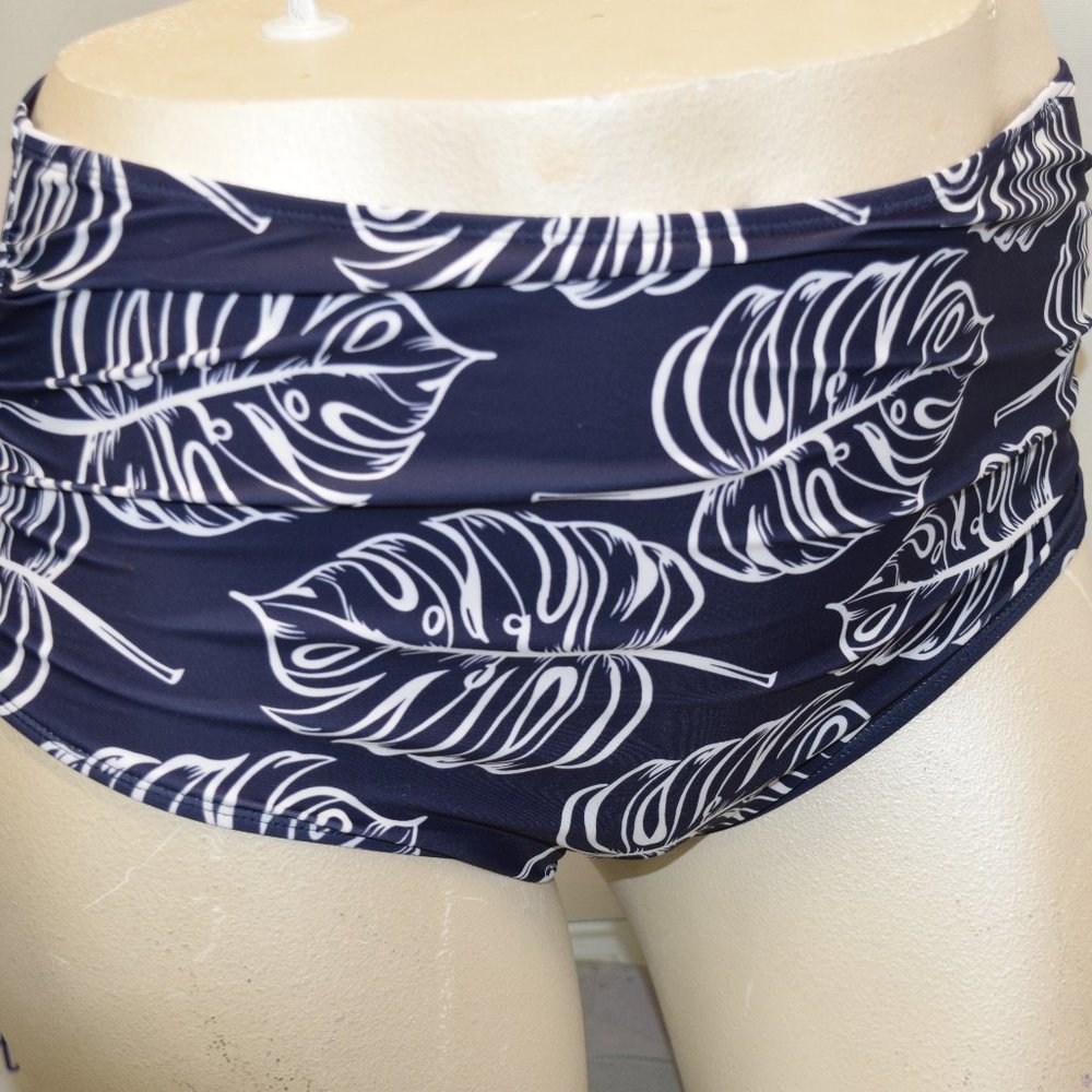 NWOT Swim Suit Bottoms White Palm Fronds on Navy Blue Size XXL